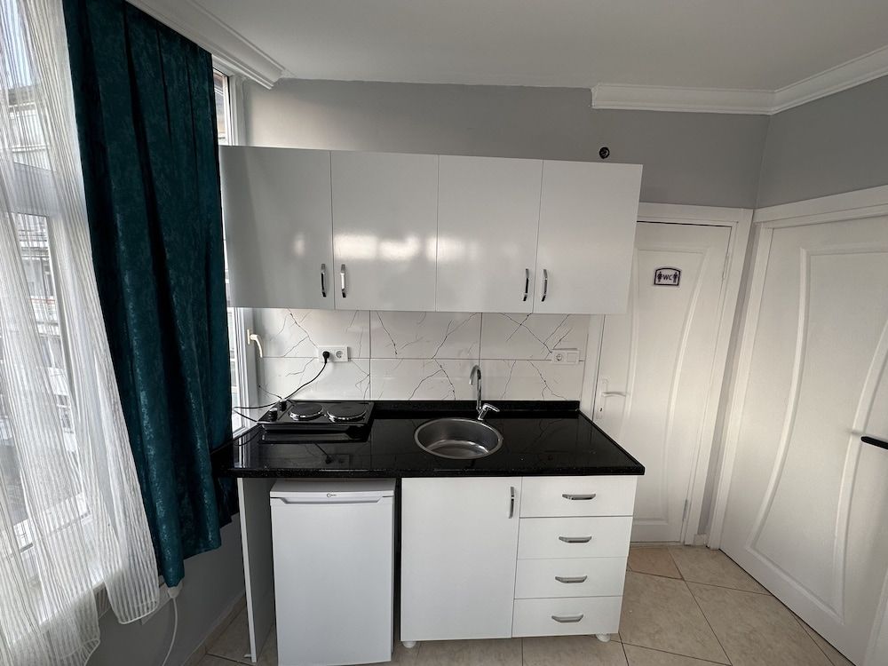 Asparagus Hotel Suits Old City Studio Suite 10