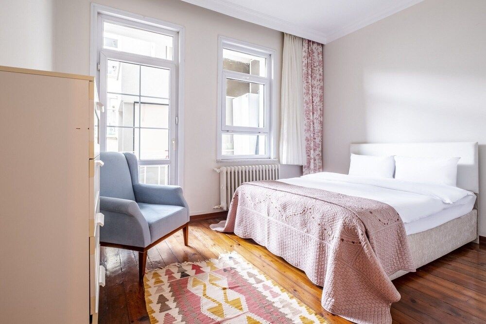 undefined Centrally Located Apartment With Balcony in Sisli 4