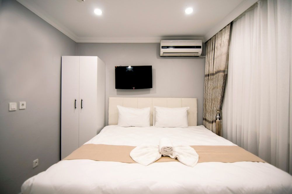 Istanbul Palace Hotel