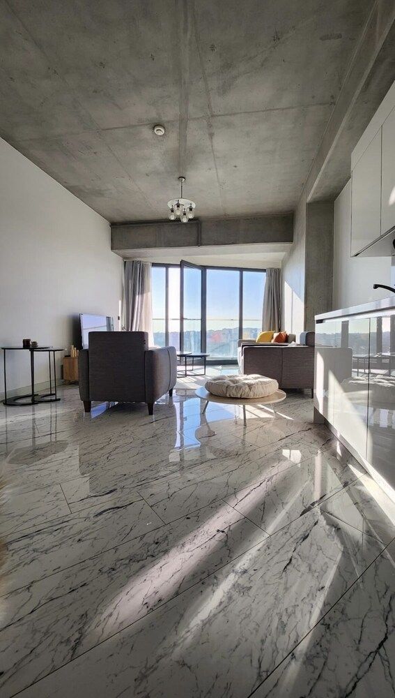 undefined Modern 2Bed Condo in Luxurious Building 5
