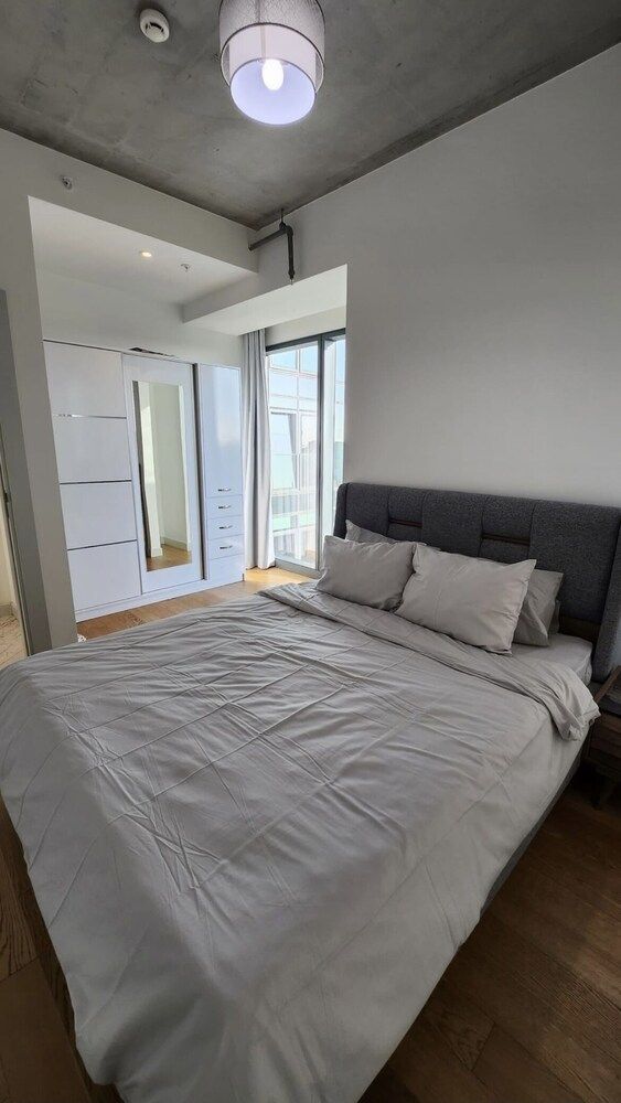 undefined Modern 2Bed Condo in Luxurious Building 7