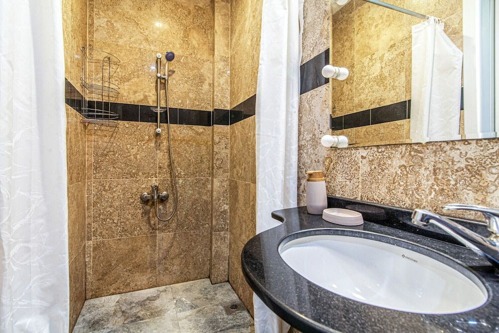 undefined Vibrant Flat With Excellent Location in Beyoglu 8