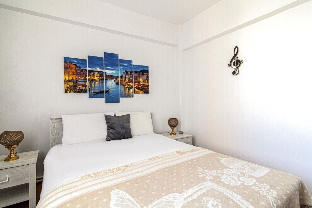 undefined Charming Flat Next to Cevahir Shopping Mall 7