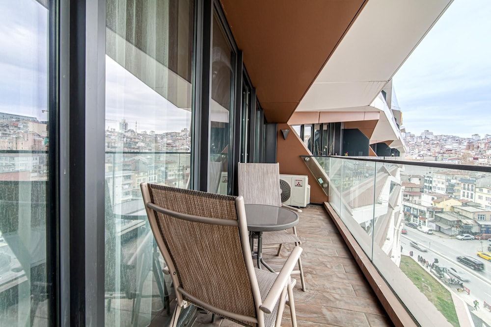 undefined Modern Apartment in Beyoglu With Balcony