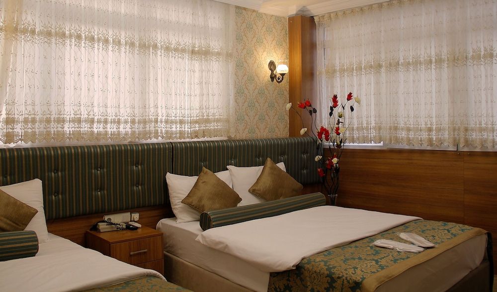 undefined Grand Gross Hotel