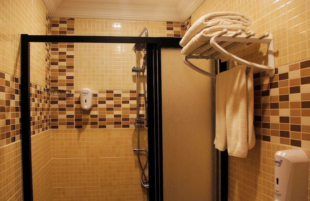 undefined Grand Gross Hotel 9