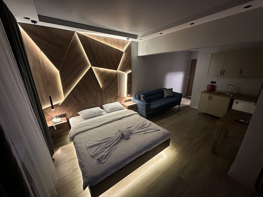 undefined Rose Suites 4