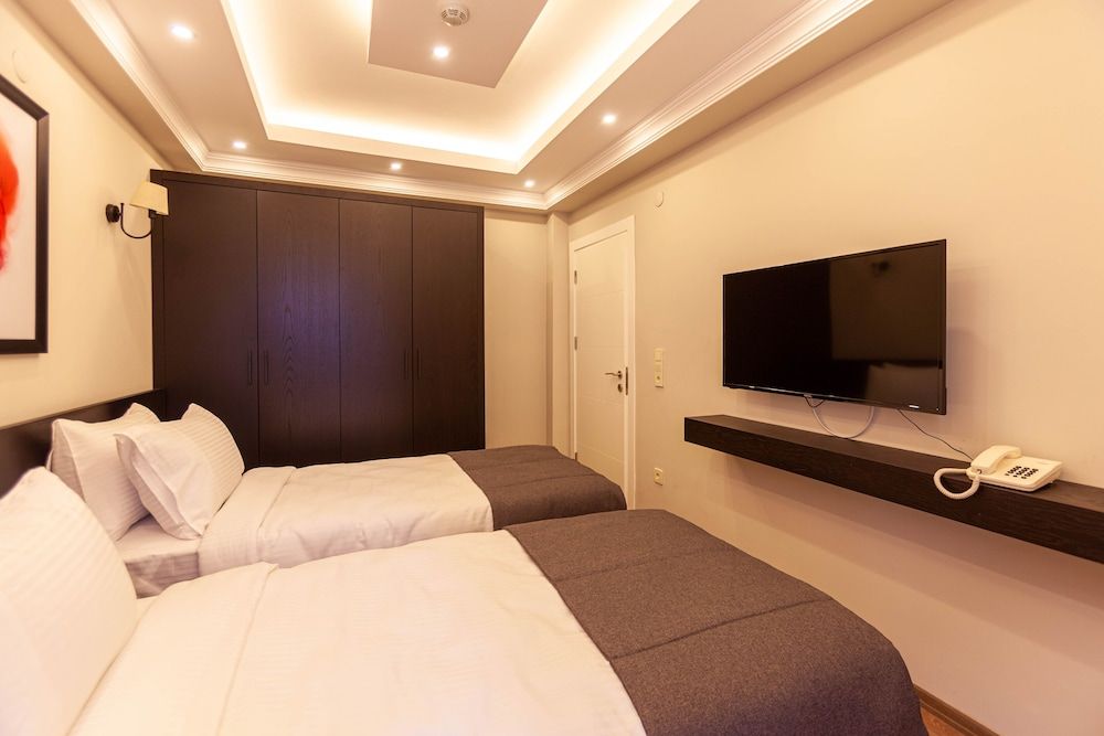 undefined Lilium Luxury Suites 10