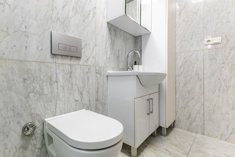 Sleek Flat Close to Osmanbey Metro Station Apartment 9