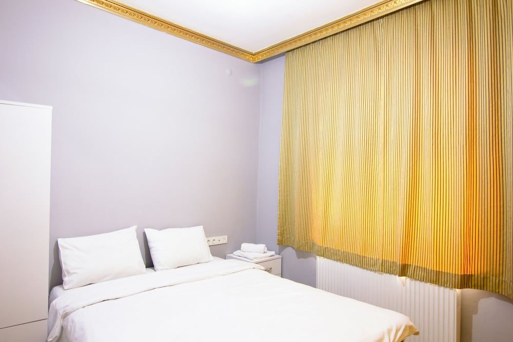 undefined Elpida Boutique 2