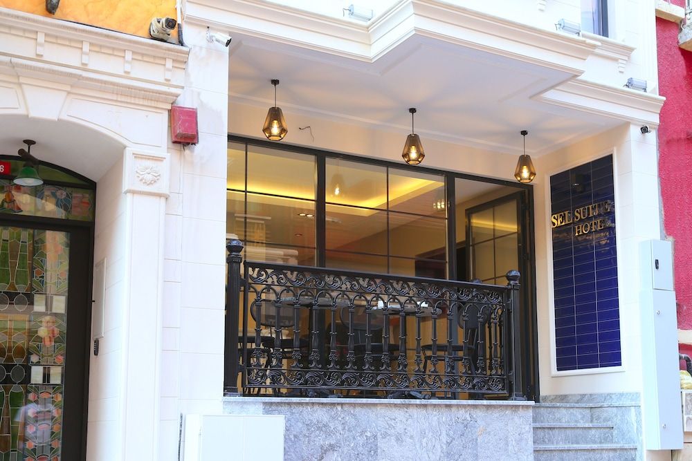 undefined Sel Suite Hotel 8