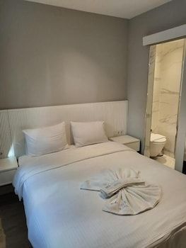 undefined Sel Suite Hotel 3