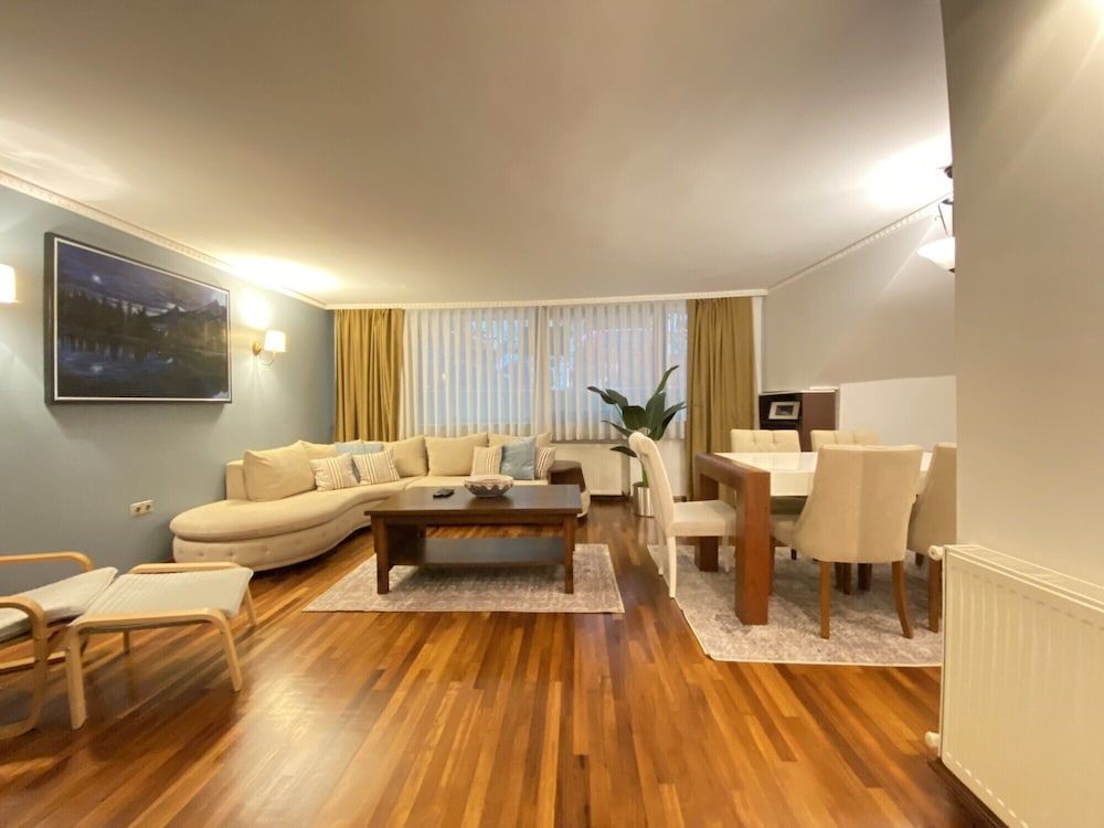 Sleek and Central Flat With Backyard in Sisli Apartment 57