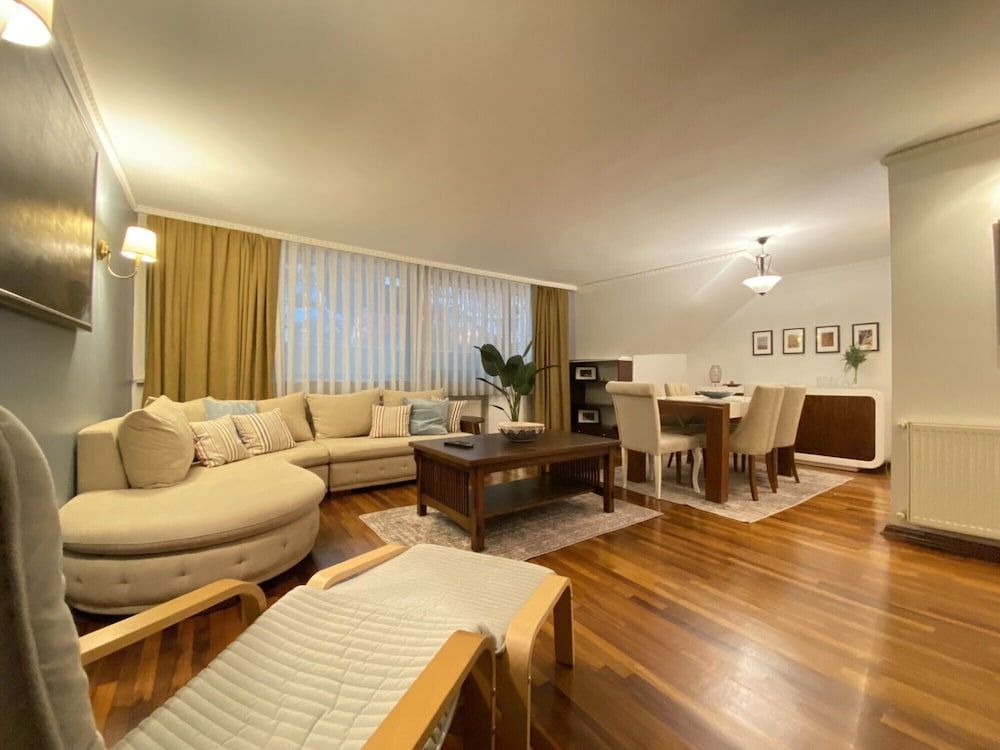 Sleek and Central Flat With Backyard in Sisli Apartment 52