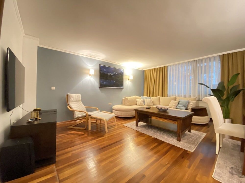 Sleek and Central Flat With Backyard in Sisli Apartment 49