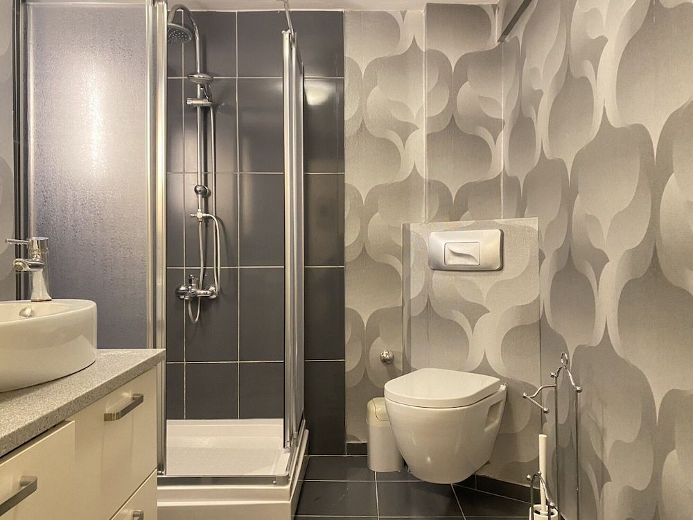 Sleek and Central Flat With Backyard in Sisli Apartment 38