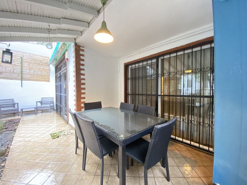 undefined Sleek and Central Flat With Backyard in Sisli 3
