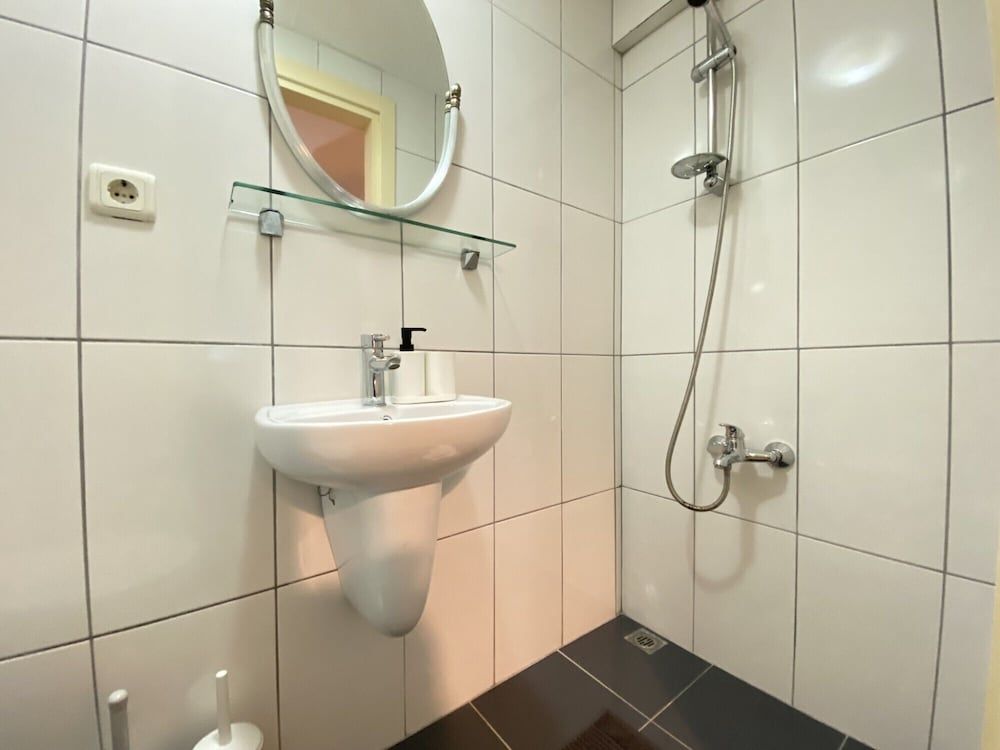 Sleek and Central Flat With Backyard in Sisli Apartment 35
