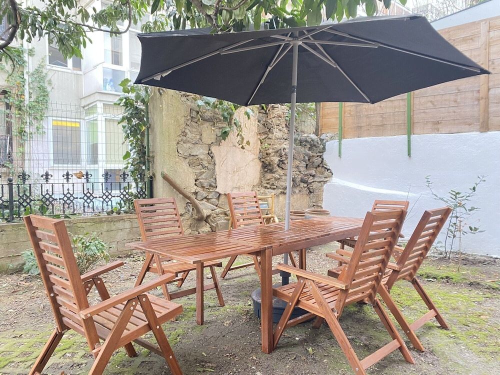 Sleek and Central Flat With Backyard in Sisli Apartment 13