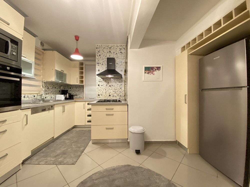Sleek and Central Flat With Backyard in Sisli Apartment 44