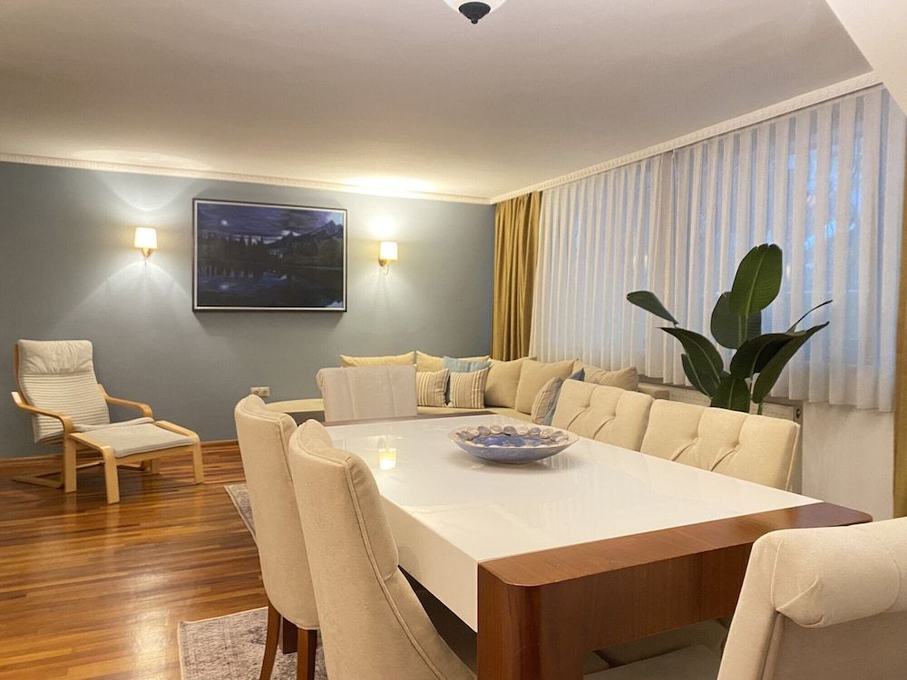 Sleek and Central Flat With Backyard in Sisli Apartment 56