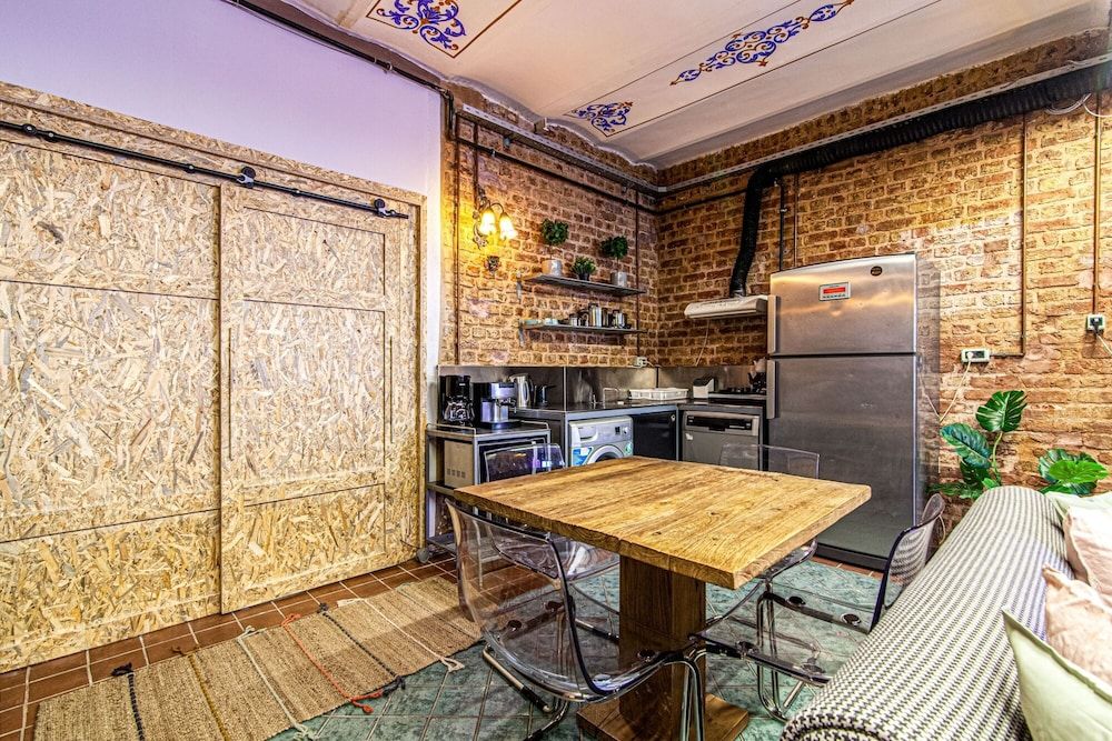 undefined Centrally Located Historical Flat in Beyoglu 3