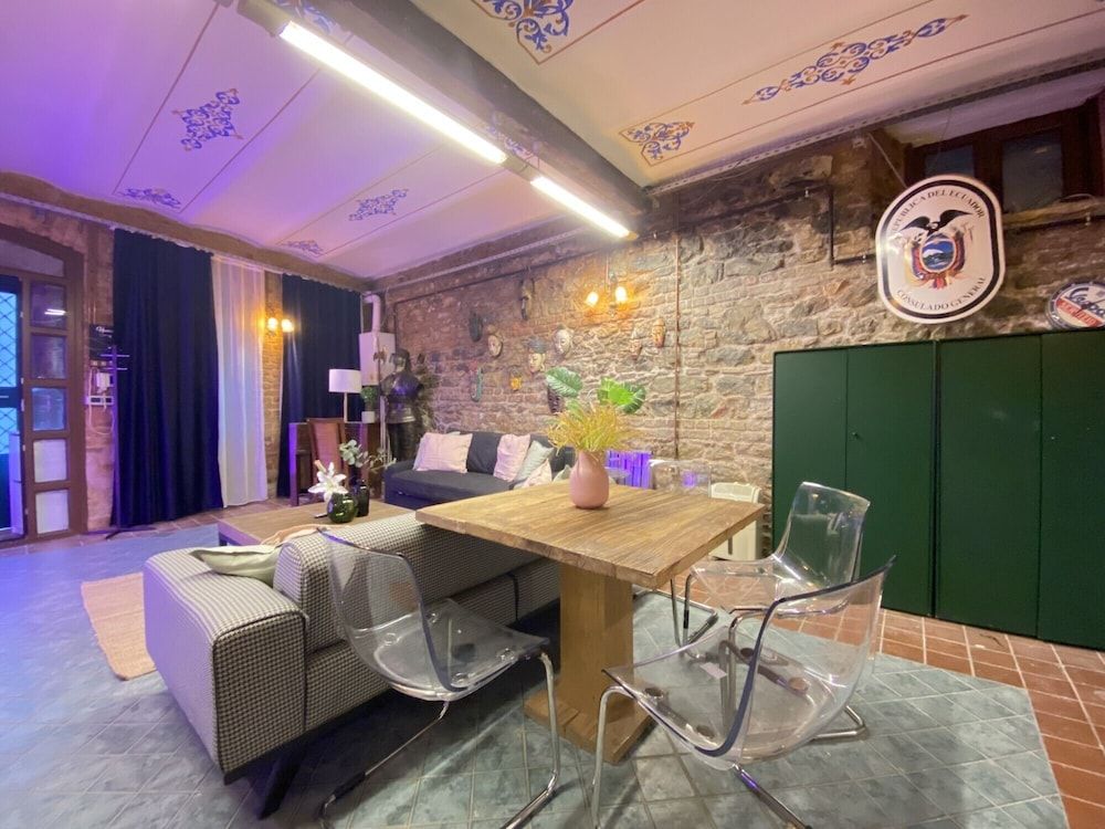 undefined Centrally Located Historical Flat in Beyoglu 10