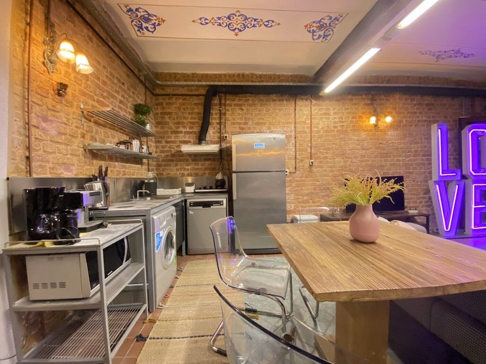 undefined Centrally Located Historical Flat in Beyoglu 9