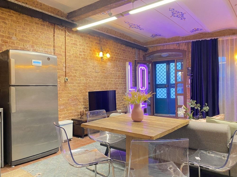 undefined Centrally Located Historical Flat in Beyoglu 5