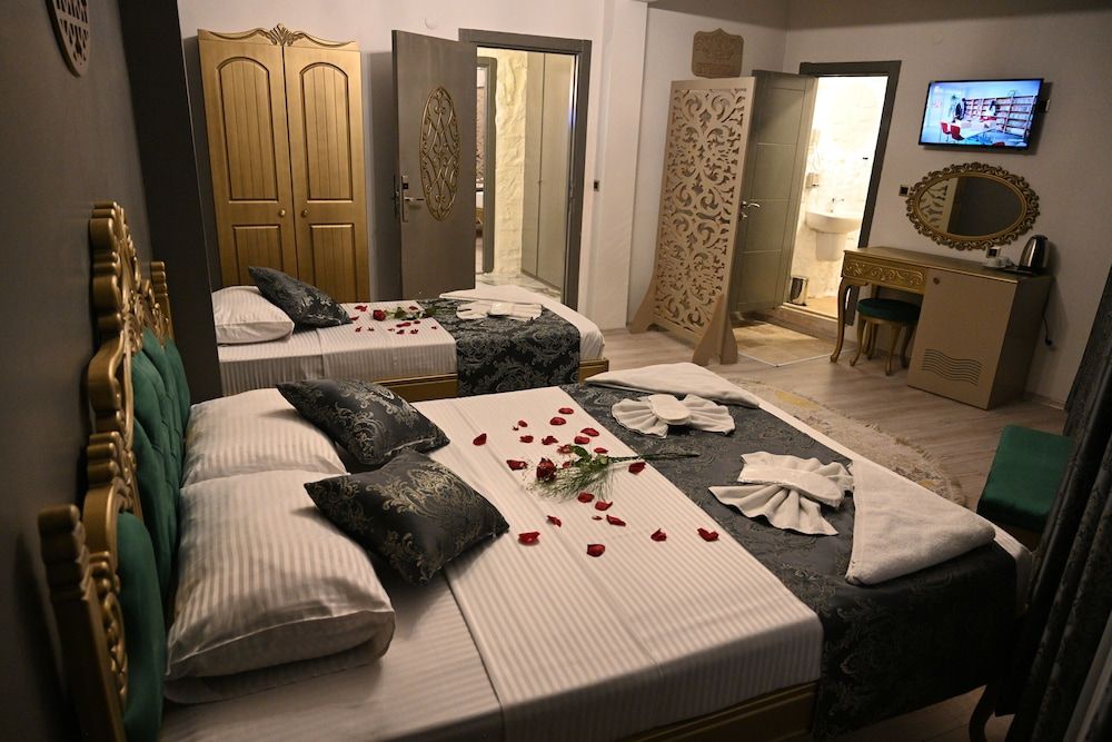 undefined Ethnica Suites 10