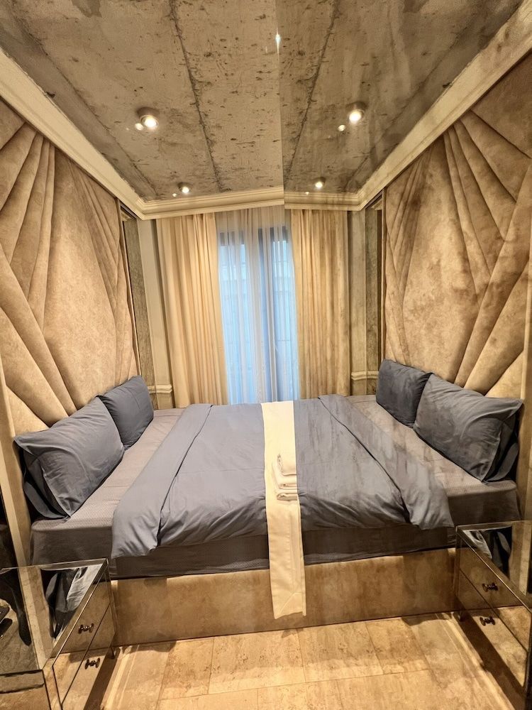 AB Residences Signature Apartment