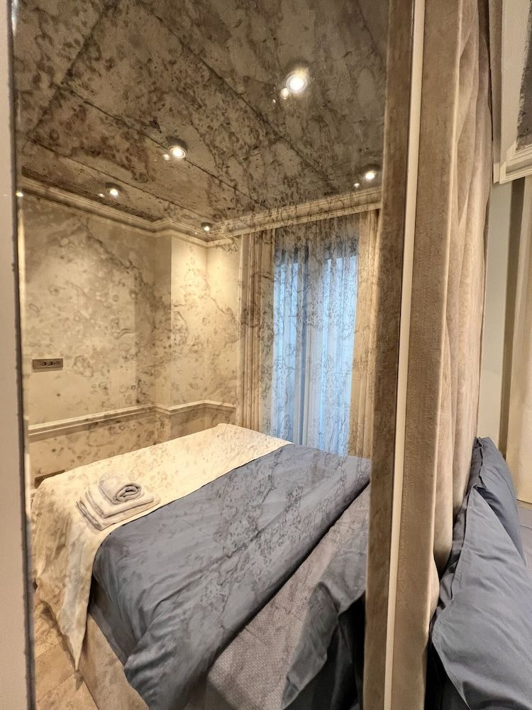 AB Residences Signature Apartment 10