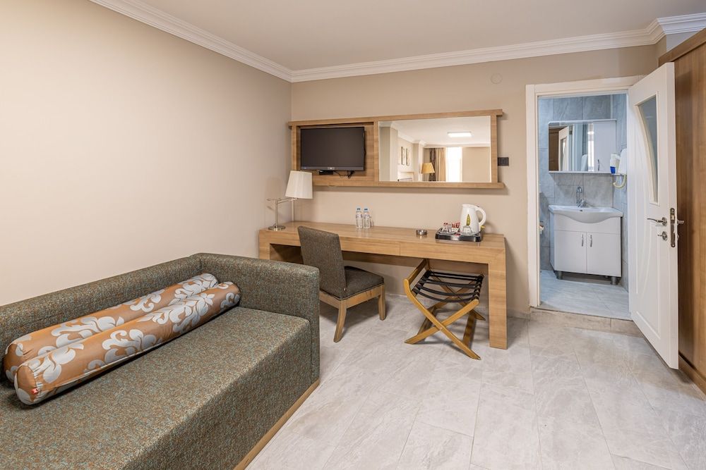 Blue Park Hotel Family Studio Suite 3