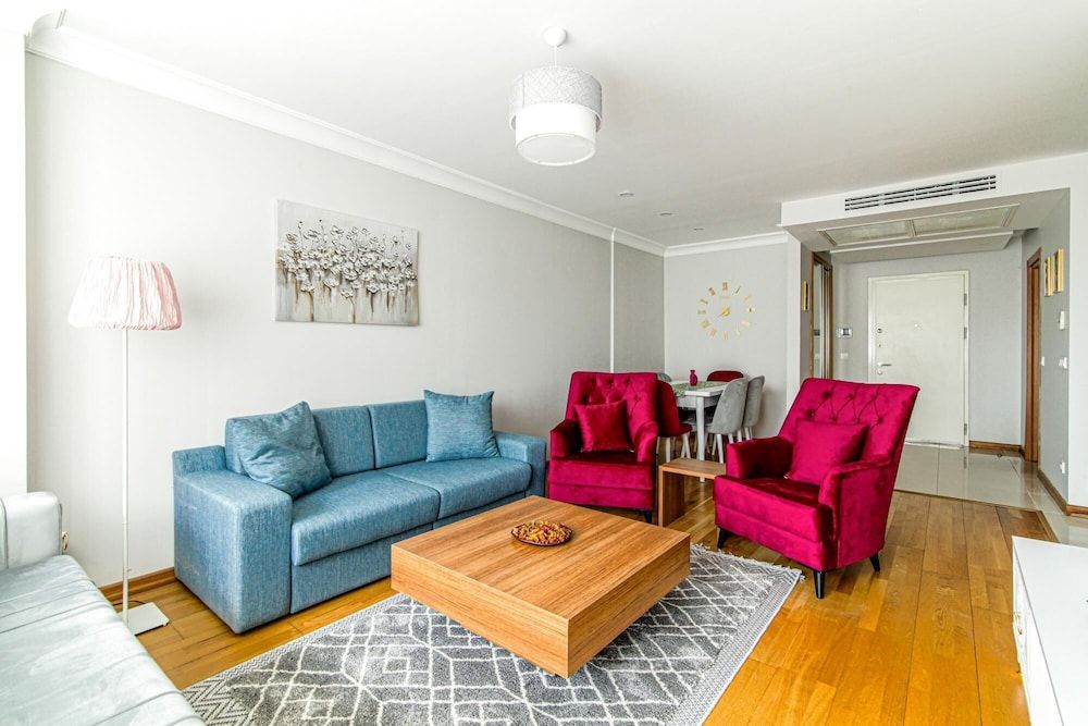 undefined Bright and Centrally Located Flat in Sisli 4