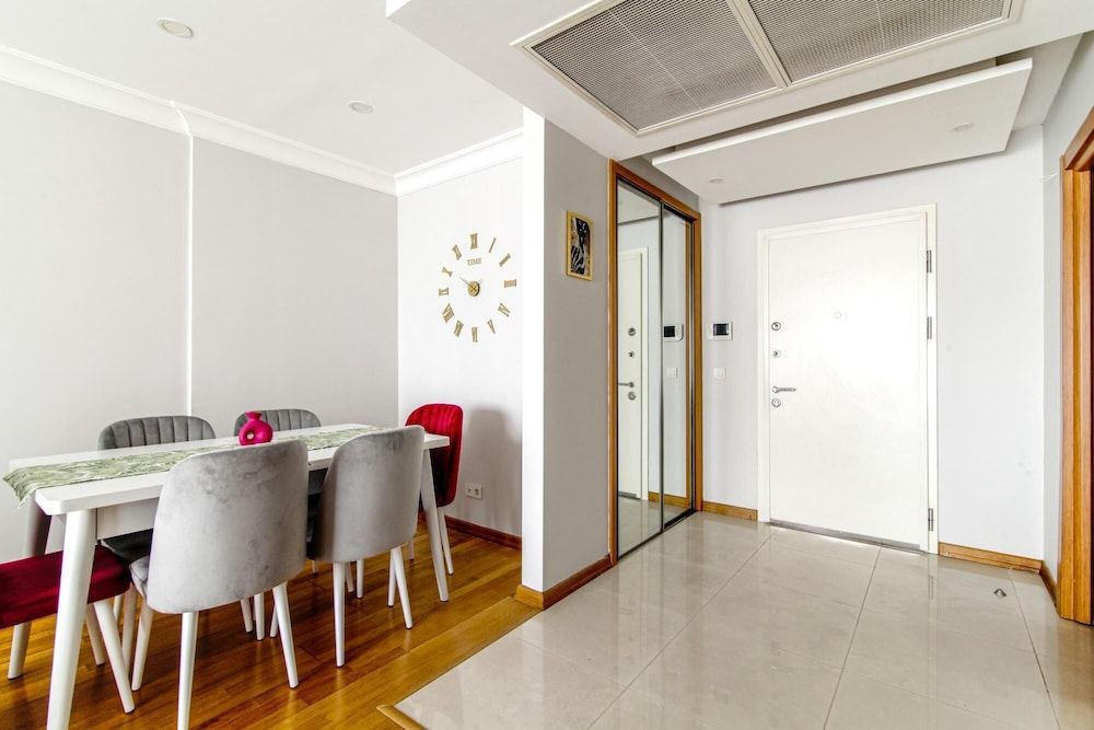 undefined Bright and Centrally Located Flat in Sisli 7