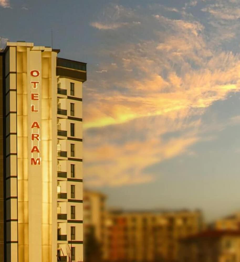undefined Aram Otel 3