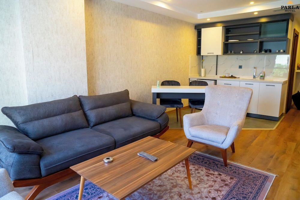 undefined Parla Suite Hotel 3