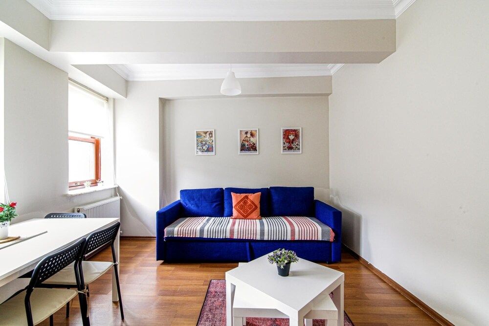 undefined Central and Fully Furnished Flat in Beyo lu 2