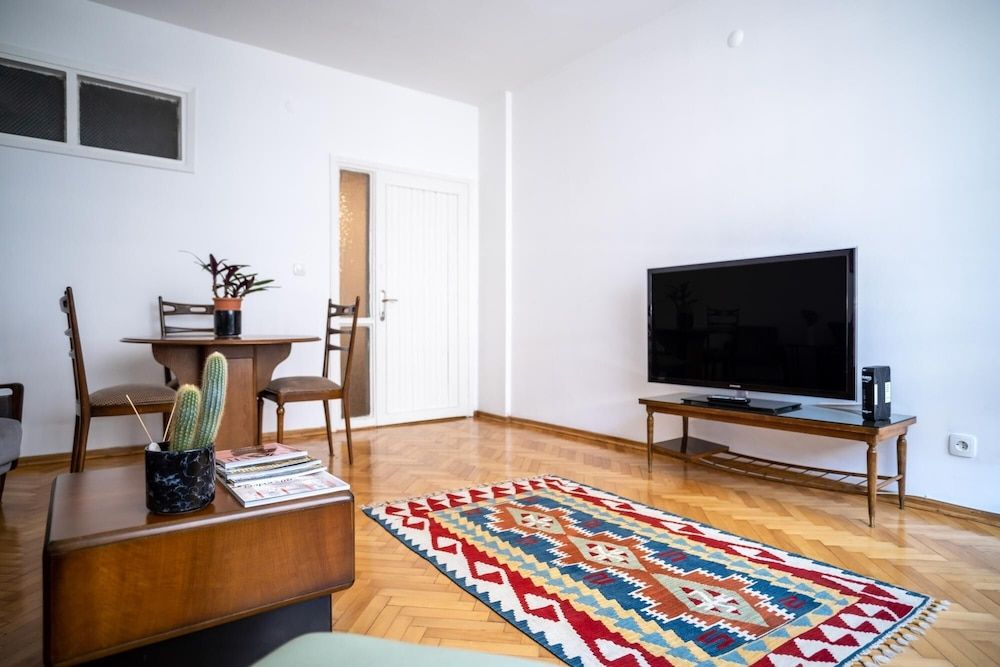 undefined Spacious Flat With Central Location in Beyoglu 3