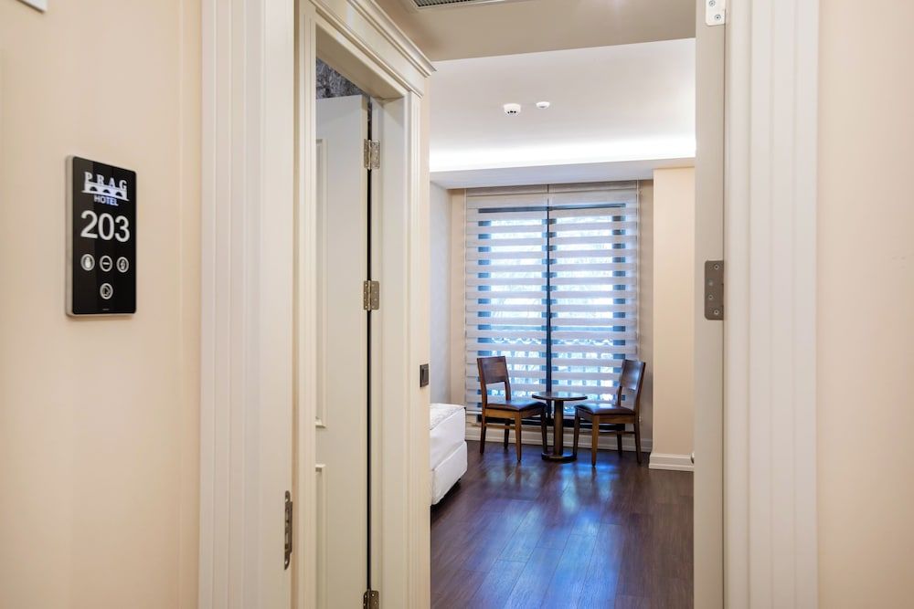 Prag Hotel Comfort Twin Room 6