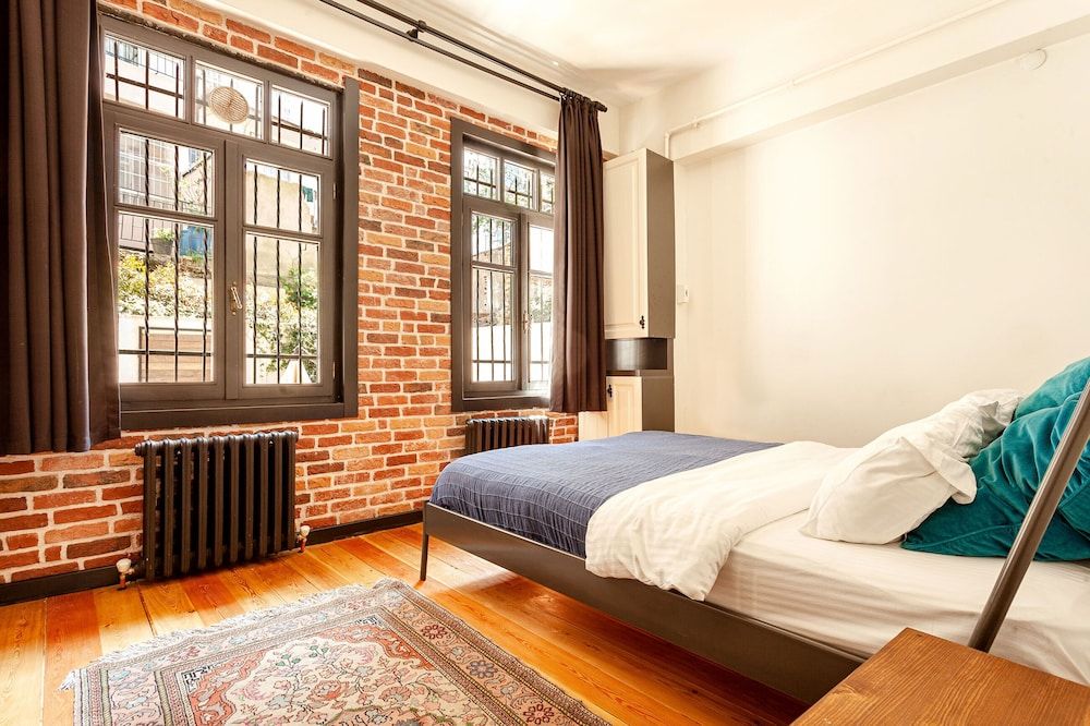 Olympia Flats by Oval City Apartment 8