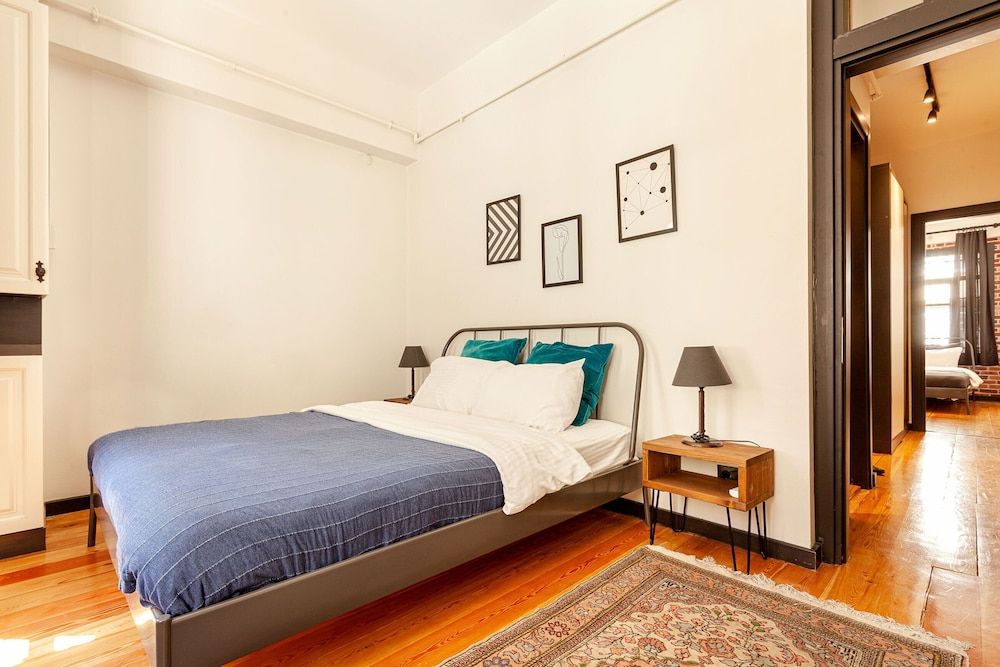 undefined Olympia Flats by Oval 7