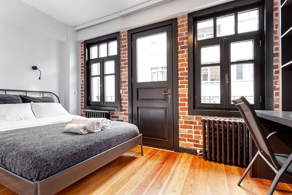 Olympia Flats by Oval Business Apartment