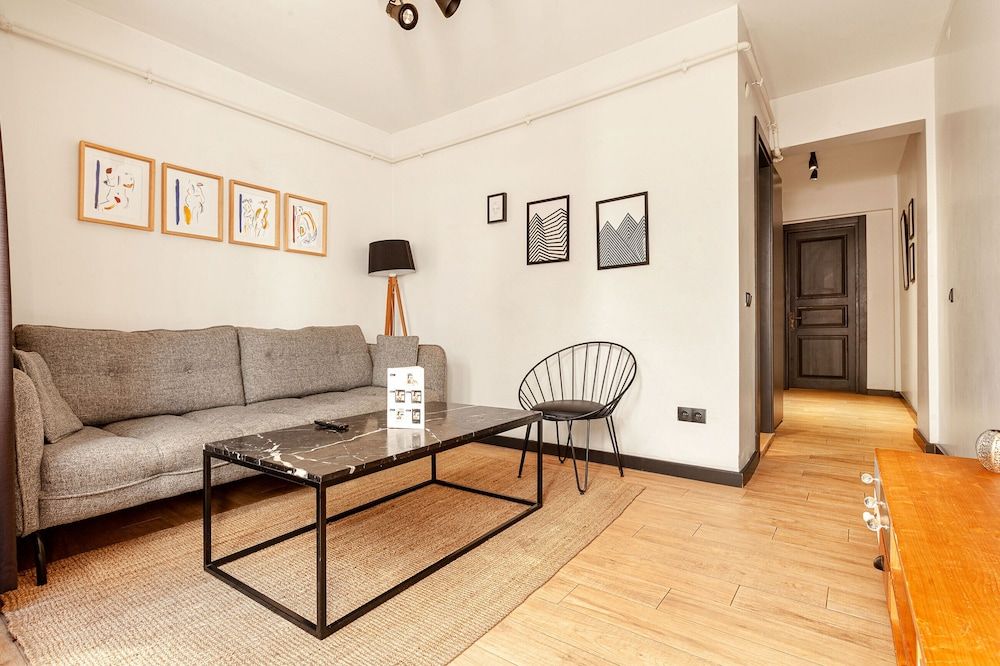 Olympia Flats by Oval City Apartment 9