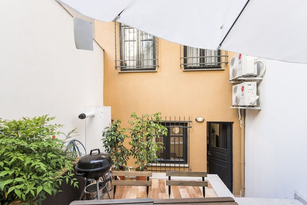 undefined Olympia Flats by Oval 4