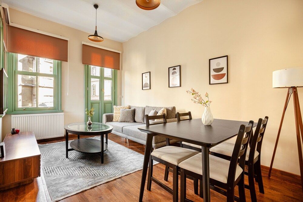 undefined Lola Flats by Oval 9