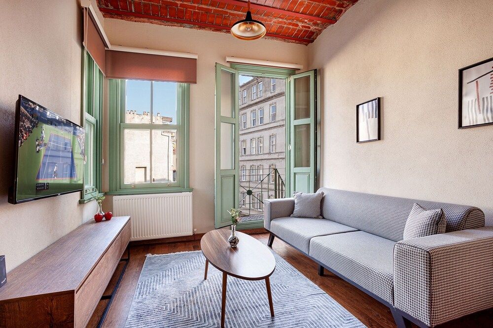 undefined Lola Flats by Oval