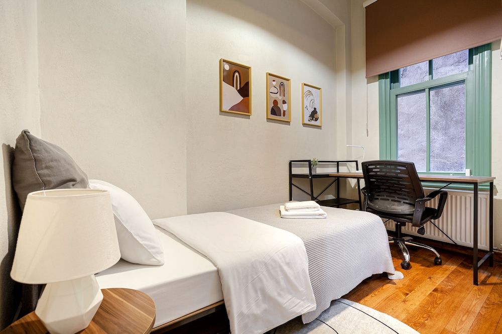 Lola Flats by Oval Elite Apartment