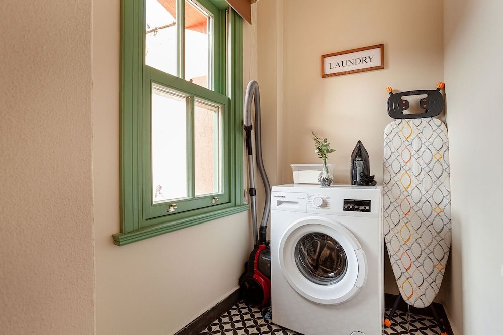 Lola Flats by Oval Executive Apartment 6