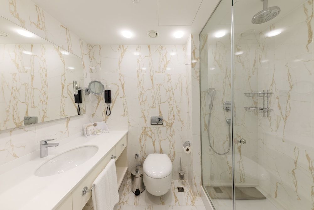 Hallmark Hotel & Spa Superior Double Room 3